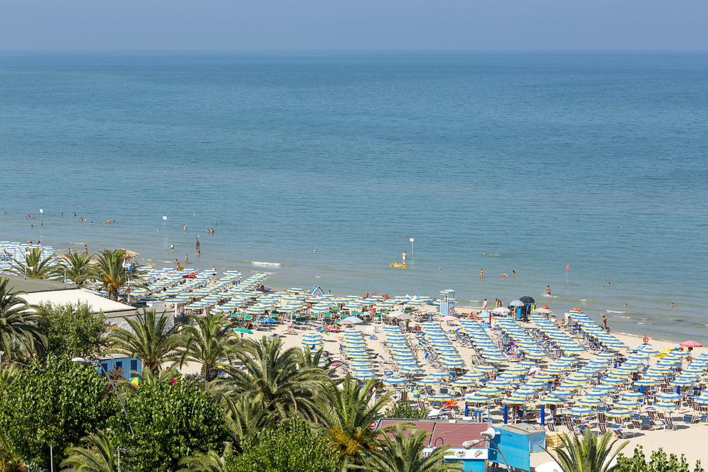 Medi Garden Hotel&Residence Альба-Адриатика Экстерьер фото