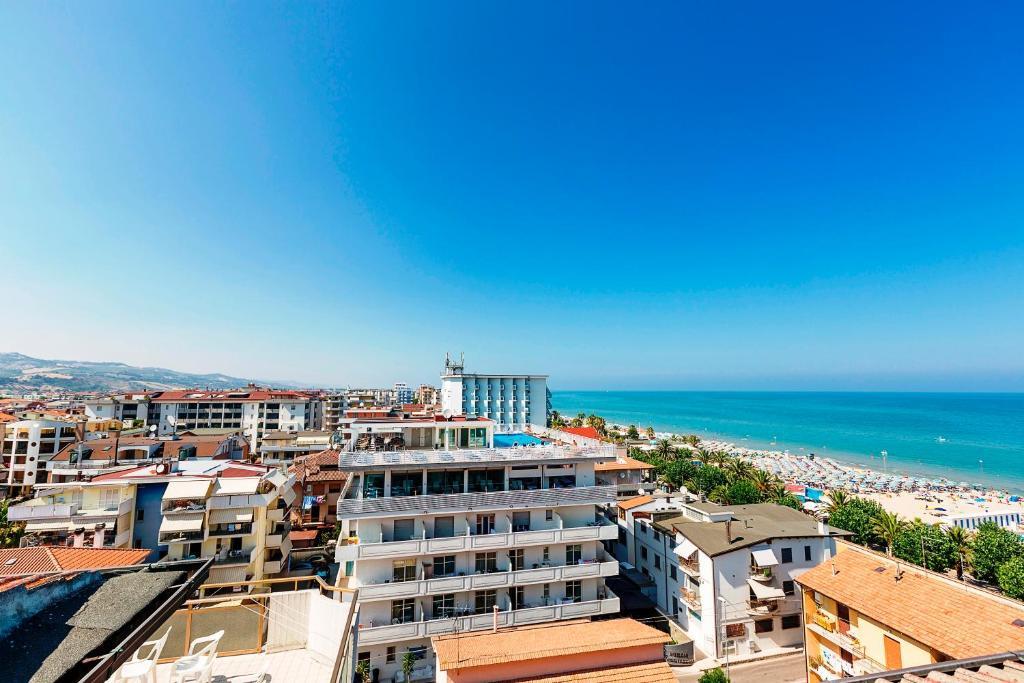 Medi Garden Hotel&Residence Альба-Адриатика Экстерьер фото