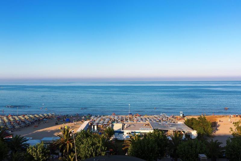 Medi Garden Hotel&Residence Альба-Адриатика Экстерьер фото